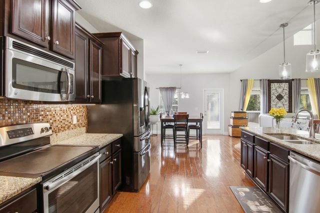 170 Windchime Way, Freeport, FL 32439