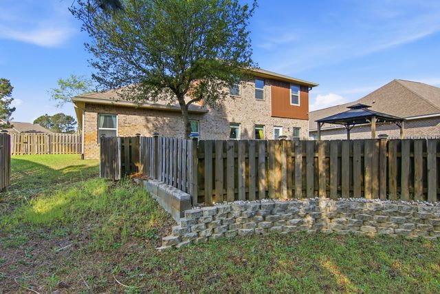 170 Windchime Way, Freeport, FL 32439