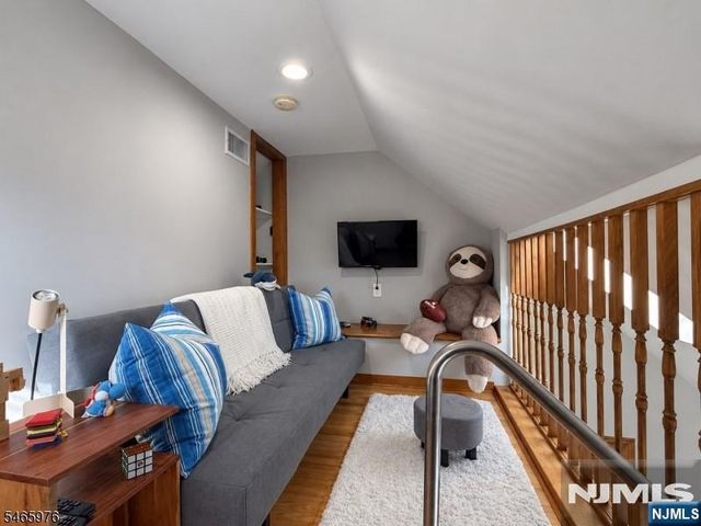 46 Highwood Avenue, Glen Rock, NJ 07452