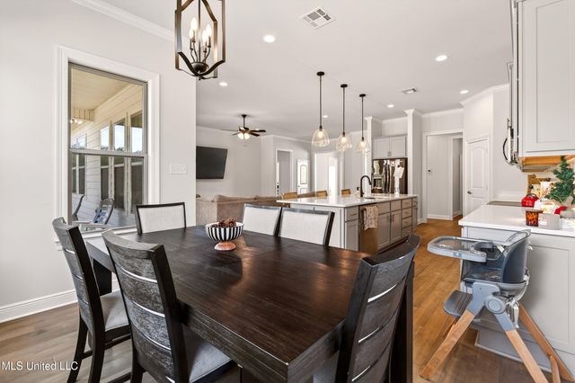 105 Jefferson Davis Parkway, Picayune, MS 39466