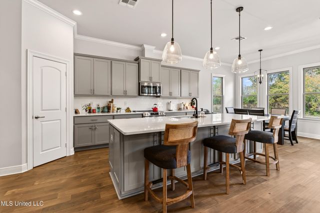 105 Jefferson Davis Parkway, Picayune, MS 39466