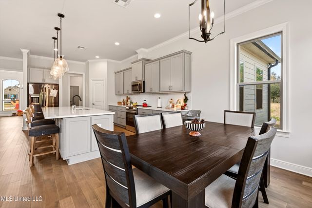 105 Jefferson Davis Parkway, Picayune, MS 39466