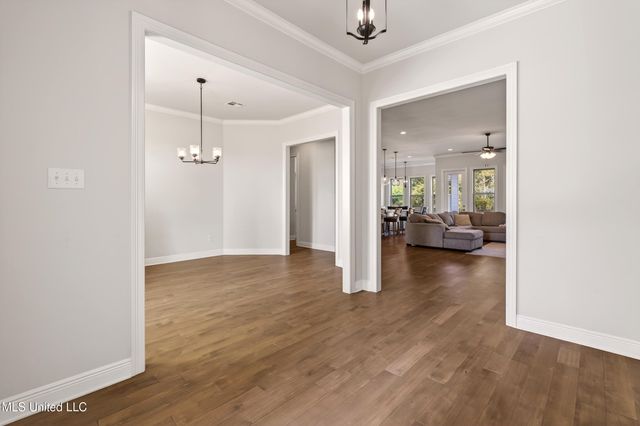 105 Jefferson Davis Parkway, Picayune, MS 39466