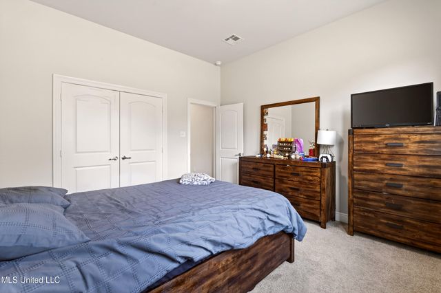 105 Jefferson Davis Parkway, Picayune, MS 39466