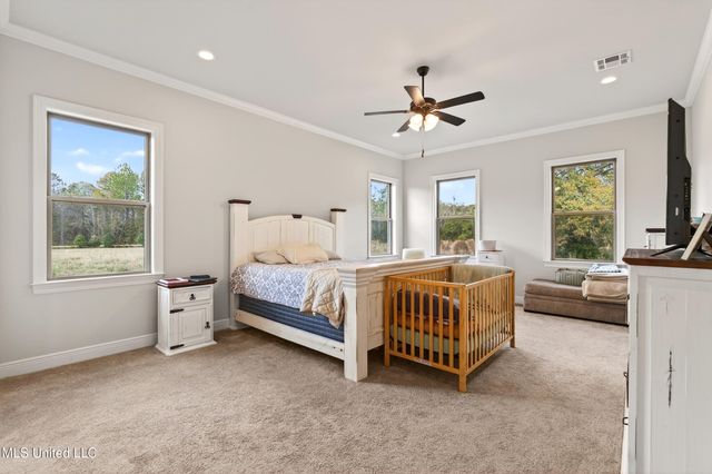 105 Jefferson Davis Parkway, Picayune, MS 39466