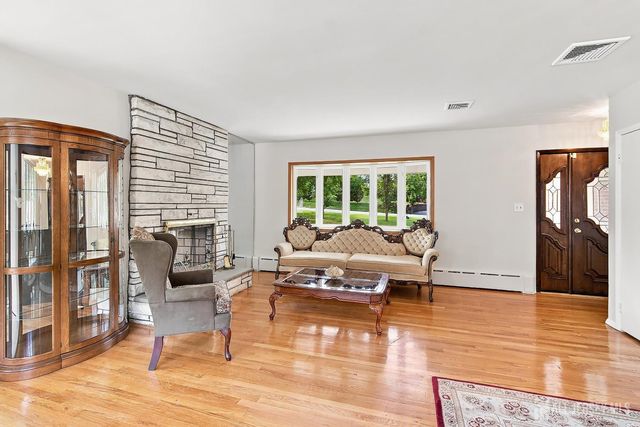 189 Kensington Avenue, Colonia, NJ 07067