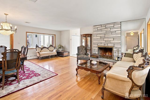 189 Kensington Avenue, Colonia, NJ 07067