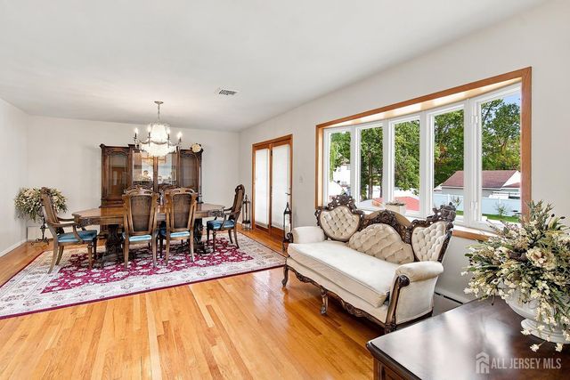 189 Kensington Avenue, Colonia, NJ 07067