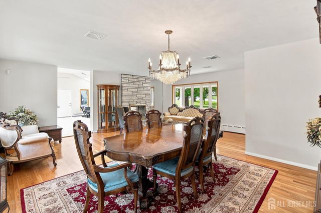 189 Kensington Avenue, Colonia, NJ 07067