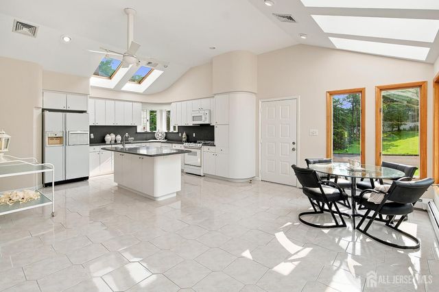 189 Kensington Avenue, Colonia, NJ 07067