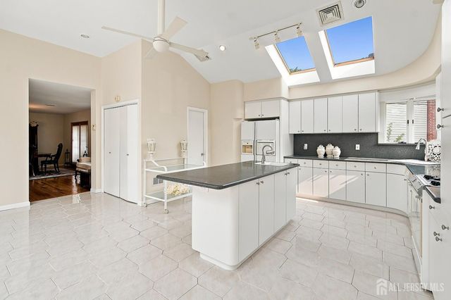 189 Kensington Avenue, Colonia, NJ 07067