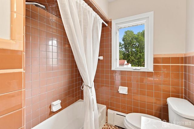 189 Kensington Avenue, Colonia, NJ 07067