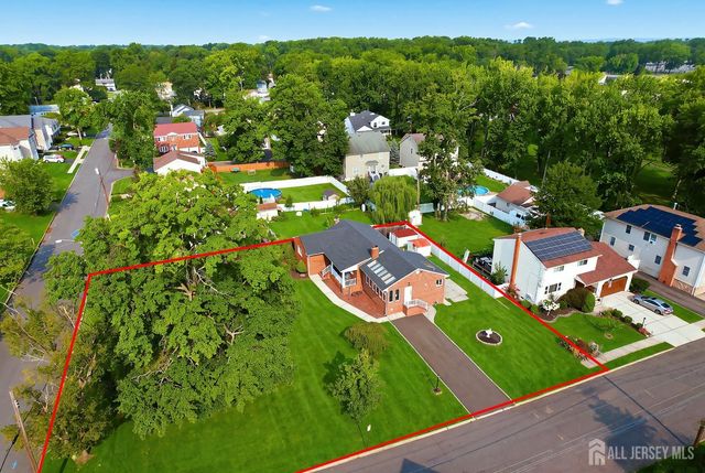 189 Kensington Avenue, Colonia, NJ 07067
