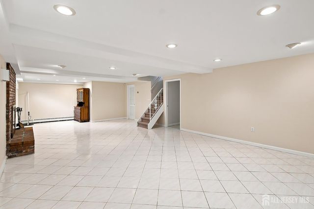 189 Kensington Avenue, Colonia, NJ 07067