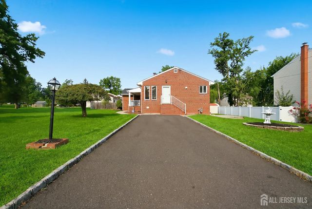189 Kensington Avenue, Colonia, NJ 07067