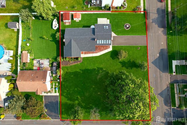 189 Kensington Avenue, Colonia, NJ 07067