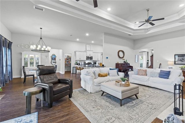 9010 Crain Avenue, Mobile, AL 36695