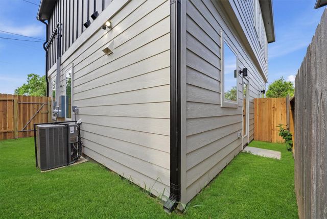 3708 Glenrose Street AB, Houston, TX 77051