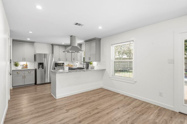 9634 Meadowglen Lane, Houston, TX 77063