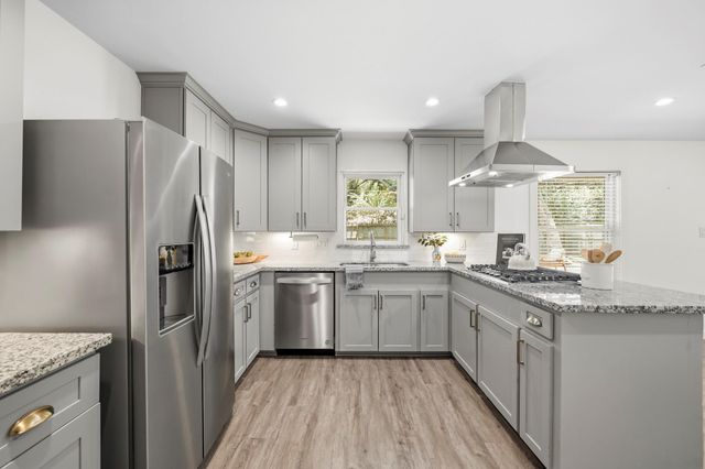 9634 Meadowglen Lane, Houston, TX 77063