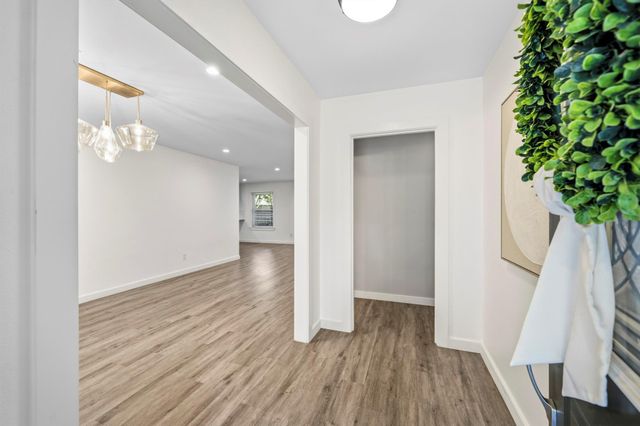 9634 Meadowglen Lane, Houston, TX 77063