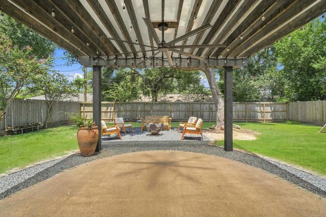 9634 Meadowglen Lane, Houston, TX 77063