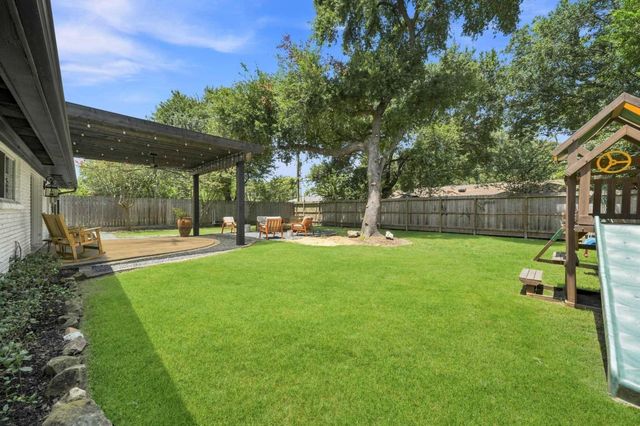9634 Meadowglen Lane, Houston, TX 77063