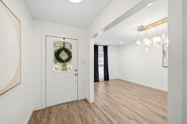 9634 Meadowglen Lane, Houston, TX 77063