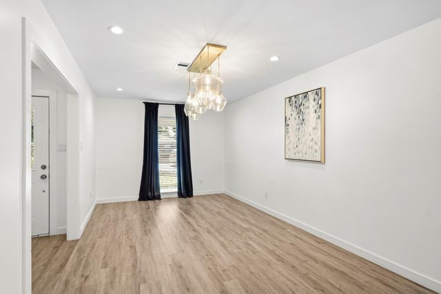 9634 Meadowglen Lane, Houston, TX 77063