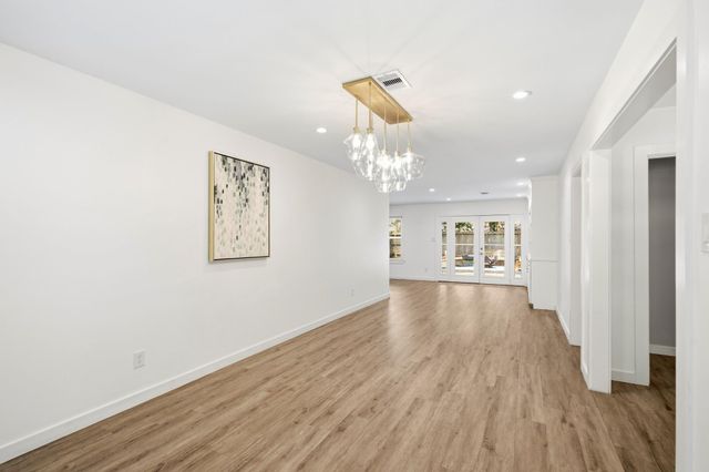 9634 Meadowglen Lane, Houston, TX 77063