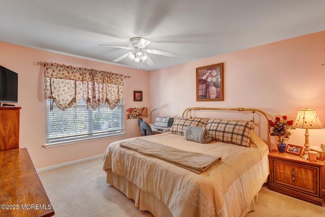 7 Ridgeway Lane, Little Egg Harbor, NJ 08087