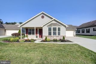81 LANTERN LN, Shippensburg, PA 17257