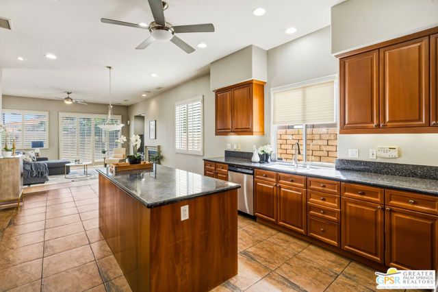 2 Brentwood Way, Palm Desert, CA 92260