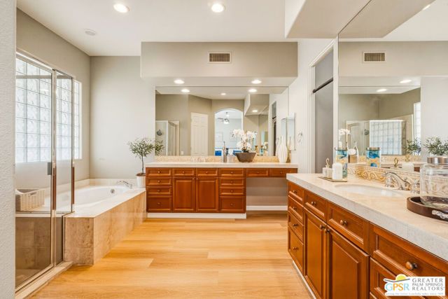 2 Brentwood Way, Palm Desert, CA 92260