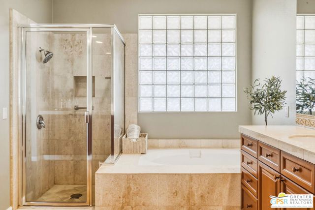 2 Brentwood Way, Palm Desert, CA 92260