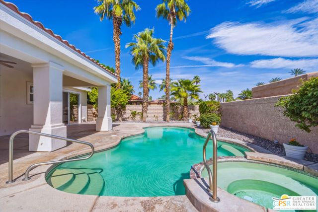 2 Brentwood Way, Palm Desert, CA 92260