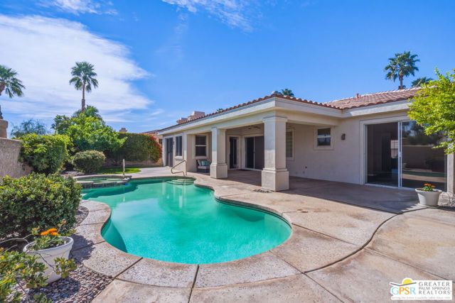 2 Brentwood Way, Palm Desert, CA 92260