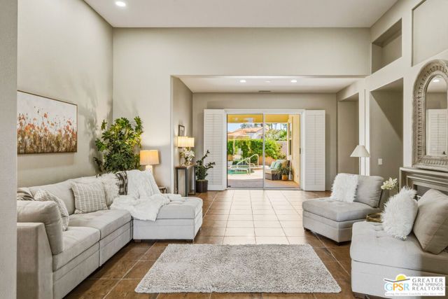 2 Brentwood Way, Palm Desert, CA 92260