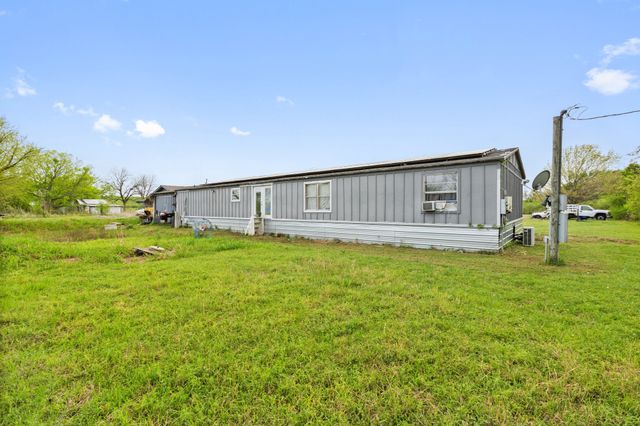 1128 County Road 429, Cleburne, TX 76031