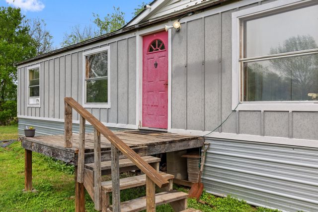 1128 County Road 429, Cleburne, TX 76031