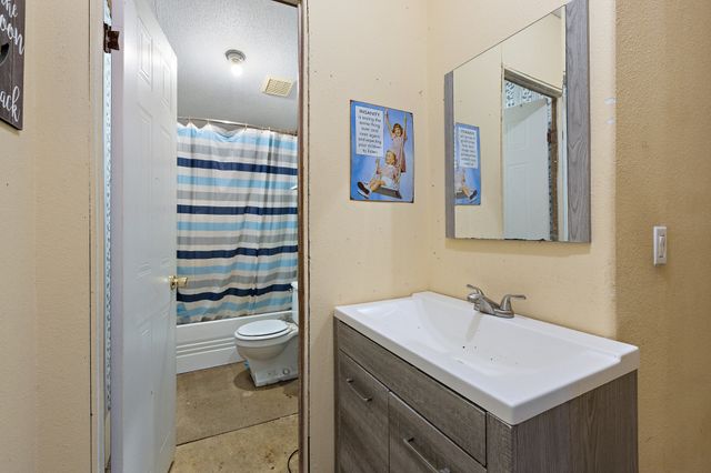1128 County Road 429, Cleburne, TX 76031