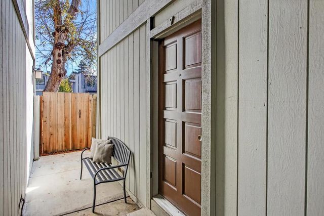 83 Devonshire Avenue 7, Mountain View, CA 94043