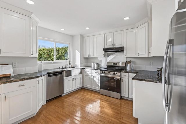 83 Devonshire Avenue 7, Mountain View, CA 94043