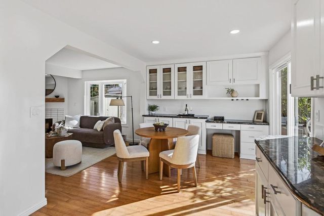 83 Devonshire Avenue 7, Mountain View, CA 94043