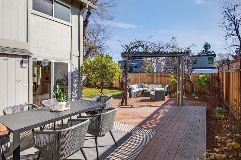 83 Devonshire Avenue 7, Mountain View, CA 94043