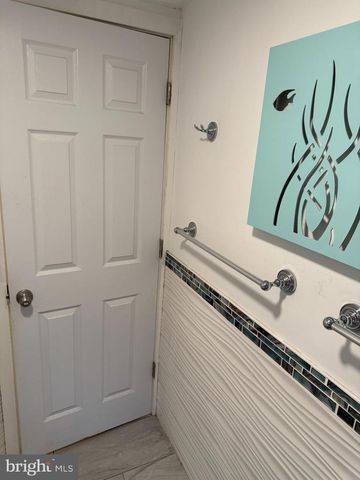 84 E BURLINGTON ST, Bordentown, NJ 08505