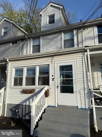 84 E BURLINGTON ST, Bordentown, NJ 08505