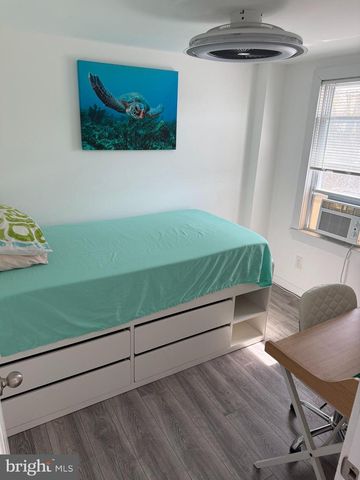 84 E BURLINGTON ST, Bordentown, NJ 08505