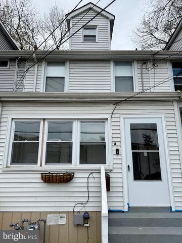 84 E BURLINGTON ST, Bordentown, NJ 08505