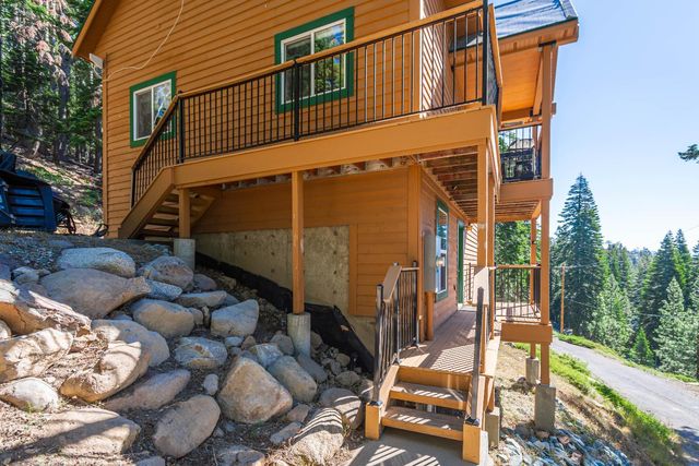 1070 Mountain View Rd, Arnold, CA 95223